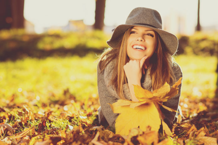 Entspannt im Herbst: Einfache Self-Care-Routinen für zwischendurch