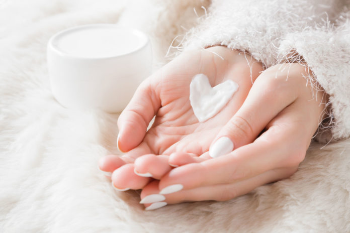 Schöne Haut im Winter: Fünf hilfreiche Pflegetipps