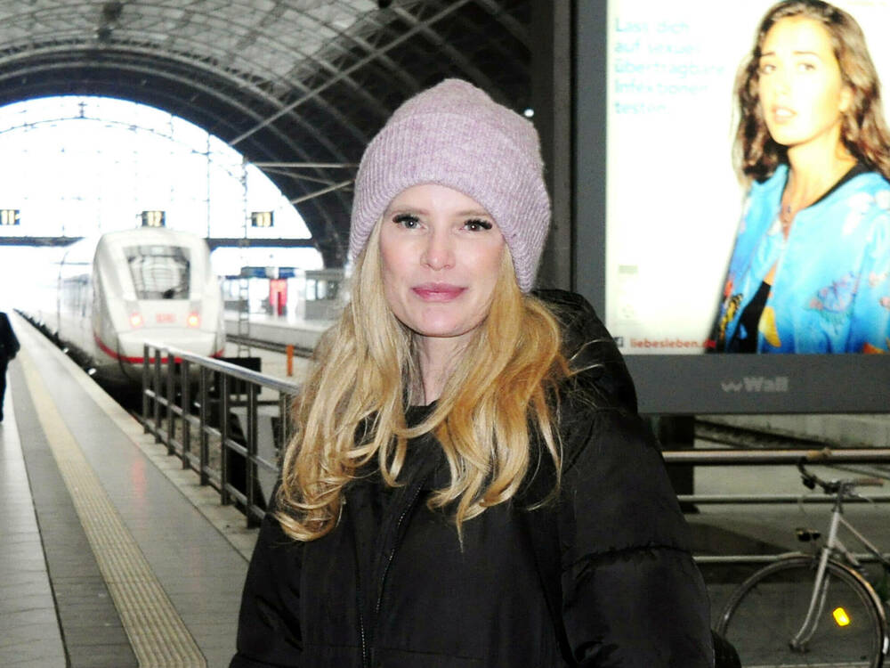 Mirja du Mont bei der Ankunft am Leipziger Hauptbahnhof anlässlich der TV-Aufzeichnung der Talkshow "Riverboat".