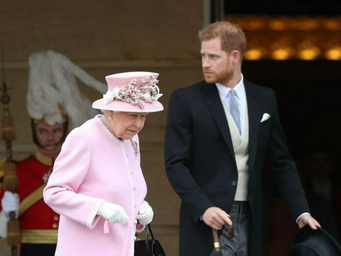 Queen Elizabeth II. und Prinz Harry im Mai 2019.