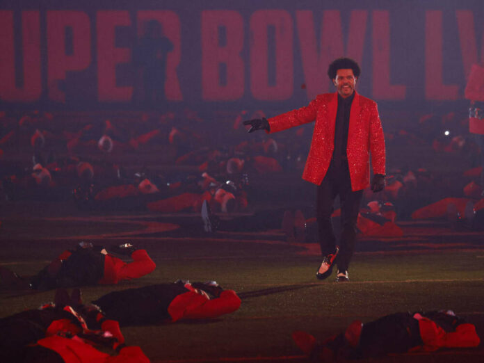 The Weeknd hat die Halbzeitshow des Super Bowl LV gestaltet.