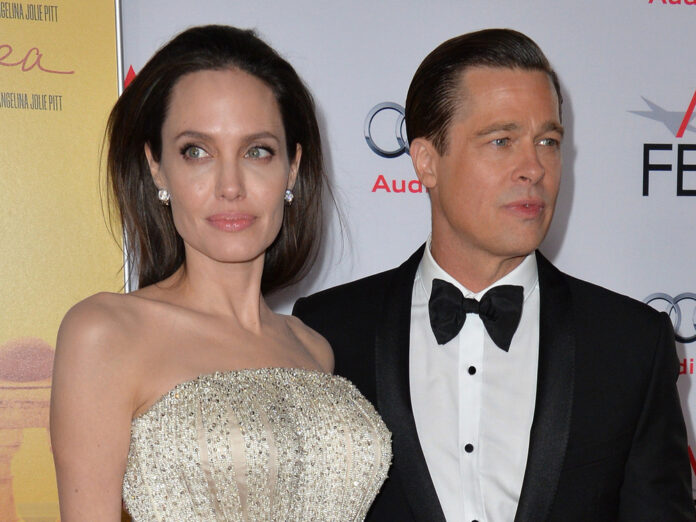 Die Schauspieler Angelina Jolie und Brad Pitt bei einer Veranstaltung im Jahr vor ihrer Trennung.