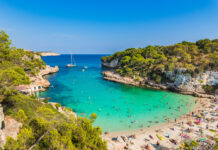 Der Strand Cala Llombards auf der Insel Mallorca.
