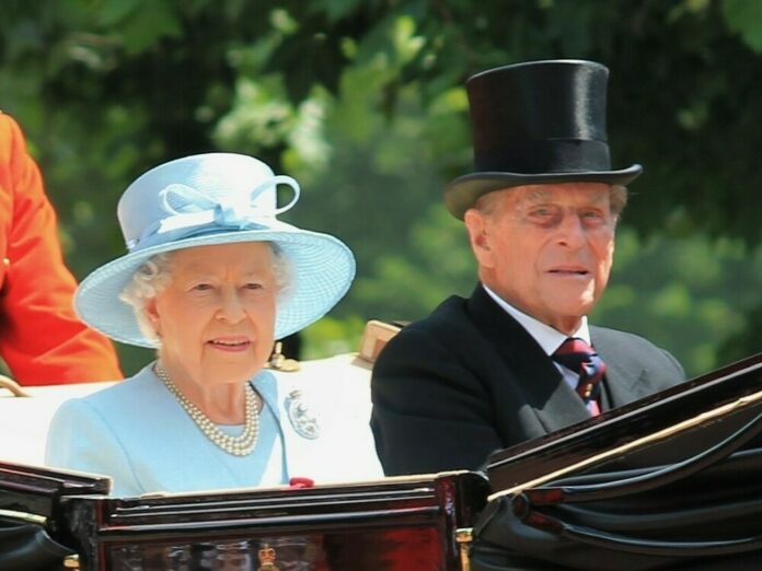 Queen Elizabeth II. darf Prinz Philip nicht im Krankenhaus besuchen.