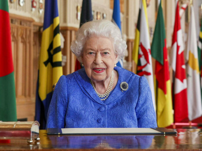 Am Commonwealth Day Anfang März zollte die Queen ihrem kranken Ehemann mit einer Brosche Tribut.