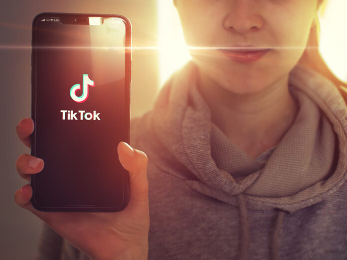 TikTok ist gerade bei jüngeren Nutzern äußerst angesagt