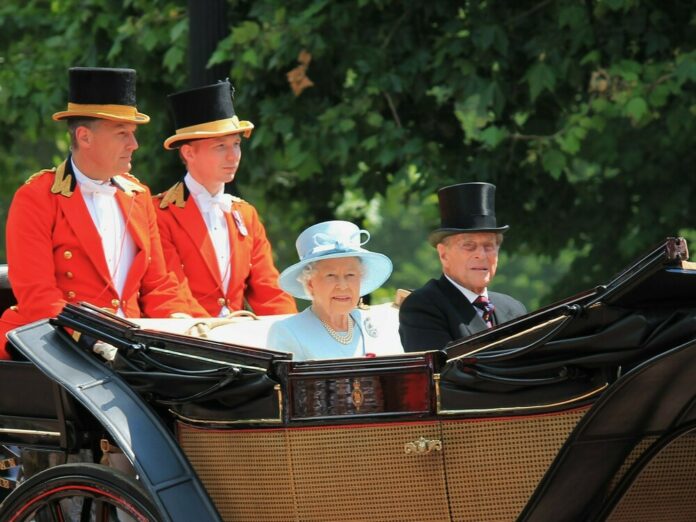 Queen Elizabeth II. und Prinzgemahl Philip während Trooping the Colour