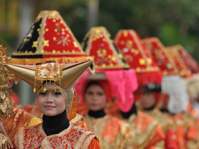 Indonesien: Die Minangkabau leben in einer matrilinealen Gesellschaft.