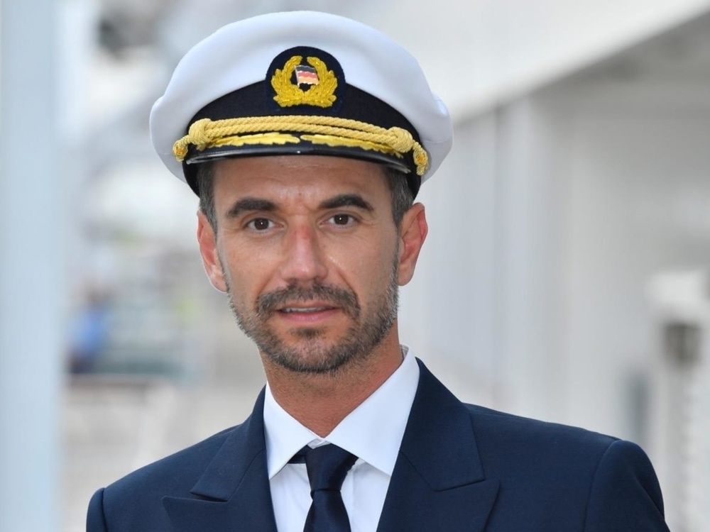 Florian Silbereisen spielt den "Traumschiff"-Kapitän Max Parger.