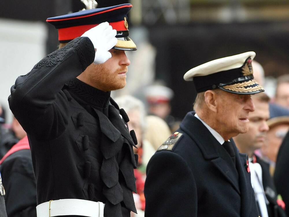 Prinz Harry (l.) und Prinz Philip im Jahr 2016