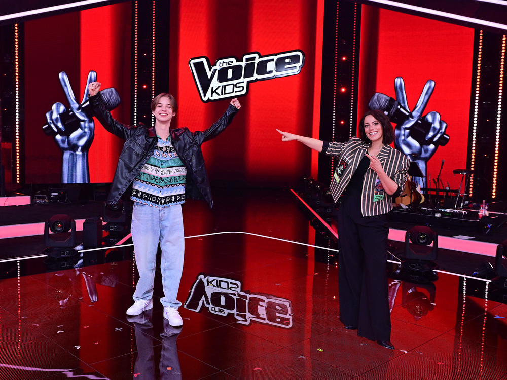 Stefanie Kloß mit "The Voice Kids"-Sieger Egon Werler.