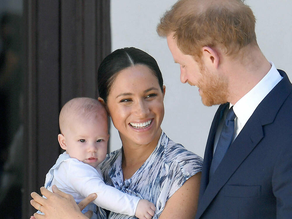 Herzogin Meghan mit ihrem Sohn Archie und ihrem Ehemann Prinz Harry bei einem Termin 2019