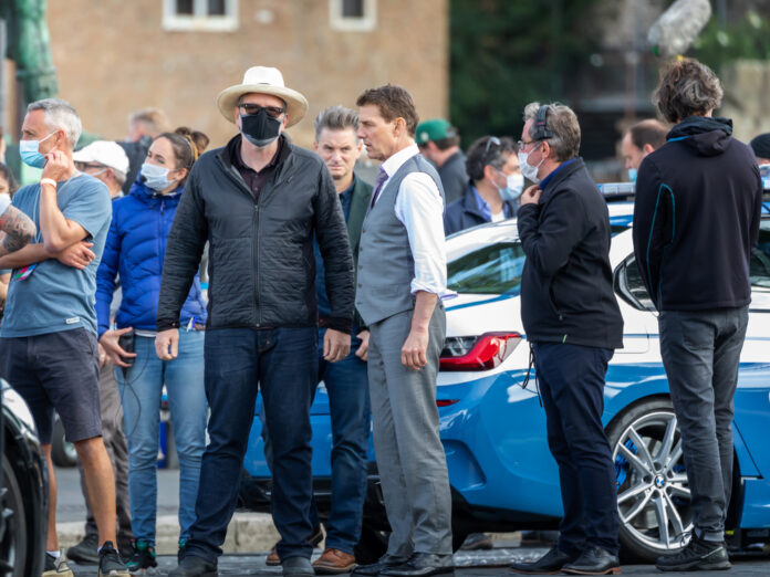 Viel los am Set - zu viel: Tom Cruise (Mitte) bei den Dreharbeiten zu 