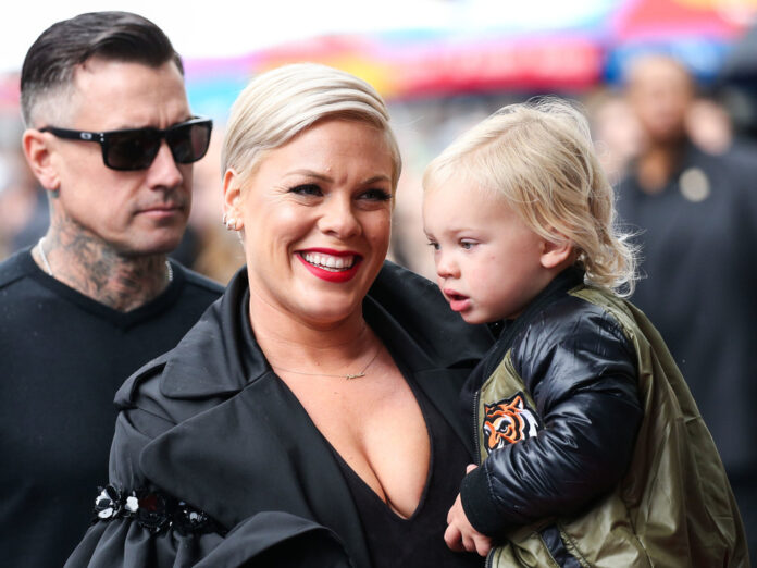 Pink und ihr Sohn Jameson erkrankten im März 2020 am Coronavirus.