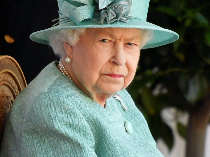 Die Queen bei einem öffentlichen Auftritt vor Schloss Windsor
