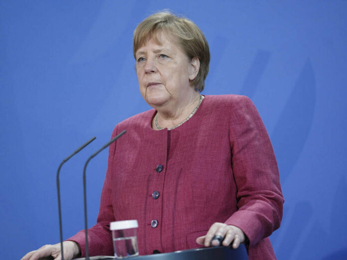 Angela Merkel drückt dem deutschen Team bei der UEFA EURO 2020 die Daumen.