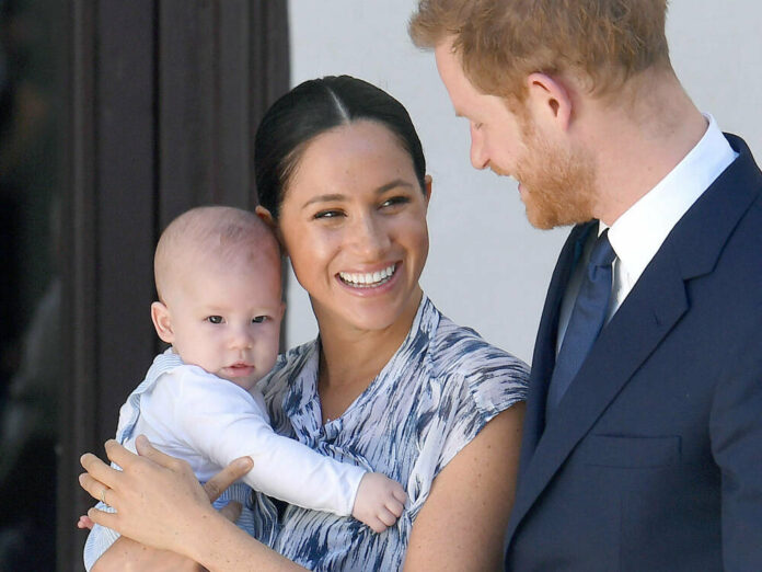 Prinz Harry und Herzogin Meghan 2019 mit ihrem Erstgeborenen