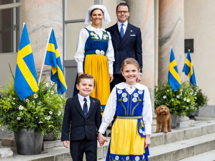 Victoria von Schweden mit ihrer Familie