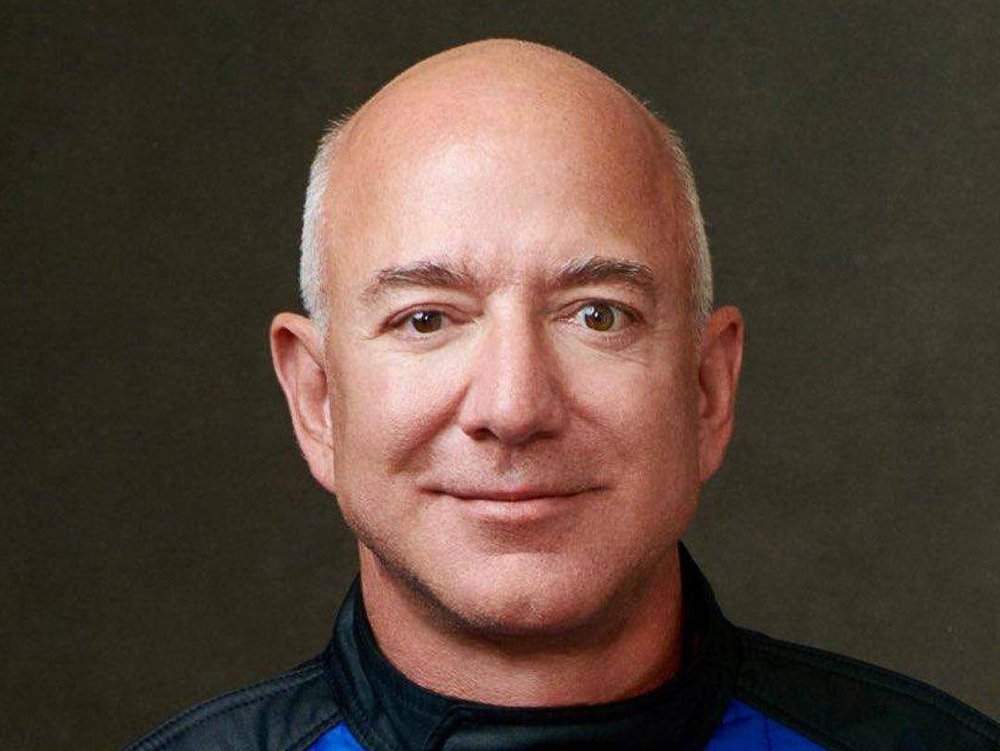 Amazon-Gründer Jeff Bezos in seiner Weltraum-Montur