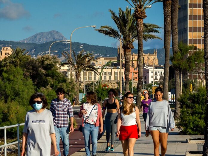 Die Infektionszahlen in Spanien steigen rasant an.