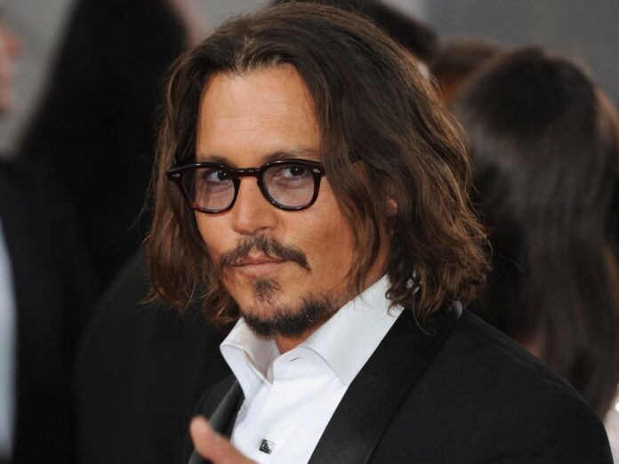 Die Verleumdungsklage gegen Johnny Depps Ex-Frau wird vor Gericht kommen.