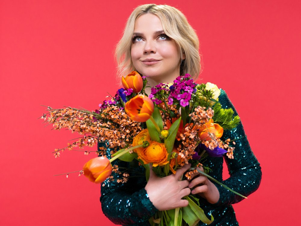 Annett Louisan singt Udo Jürgens' Song "Vielen Dank für die Blumen".