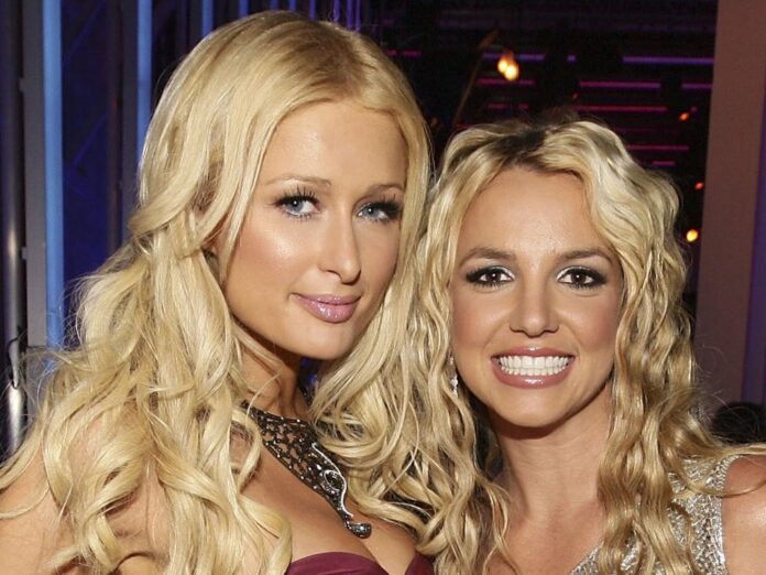 Paris Hilton (l.) und Britney Spears gemeinsam bei den MTV Video Music Awards im Jahr 2008.