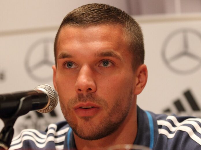 Lukas Podolski befindet sich nach einer Coronavirus-Infektion in Quarantäne.
