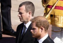 Peter Phillips (l.) neben Prinz Harry auf der Beerdigung von Prinz Philip