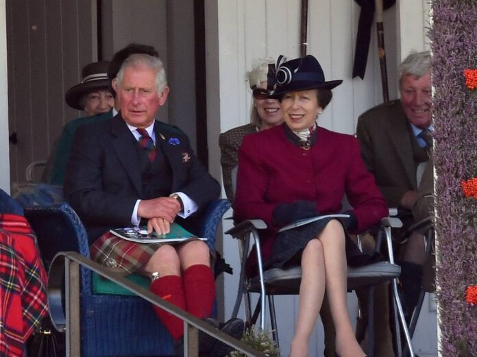 Prinz Charles und Prinzessin Anne bei einem gemeinsamen Auftritt.
