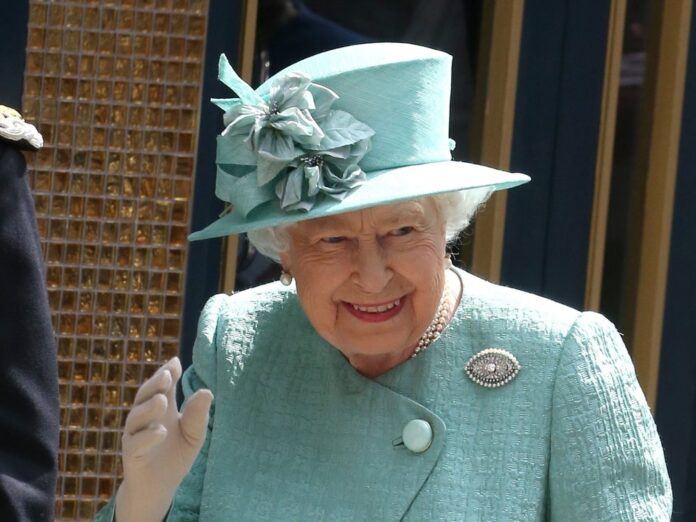 Queen Elizabeth II. sucht unter anderem einen neuen Security-Mitarbeiter.