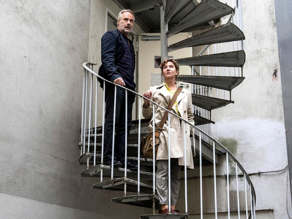 Die Frankfurter-Ermittler Paul Brix (Wolfram Koch) und Anna Janneke (Margarita Broich) im ersten "Tatort" der neuen Saison "Wer zögert
