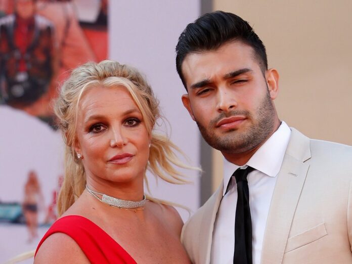 Britney Spears mit ihrem Verlobten Sam Asghari