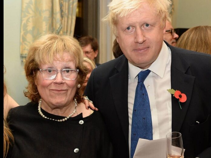 Boris Johnson 2014 mit seiner Mutter.