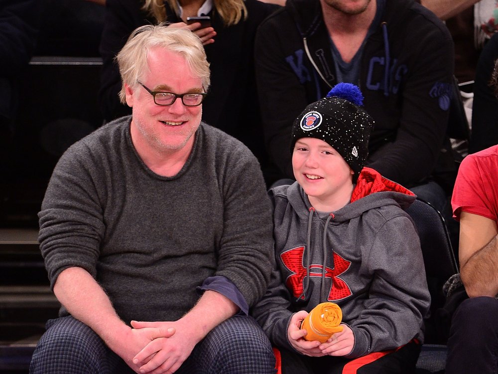 Philip Seymour Hoffman 2013 mit seinem Sohn Cooper bei einem Basketballspiel im New Yorker Madison Square Garden.