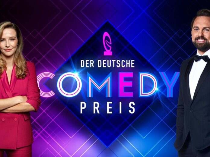 Katrin Bauerfeind und Steven Gätjen moderieren den Deutschen Comedypreis 2021.