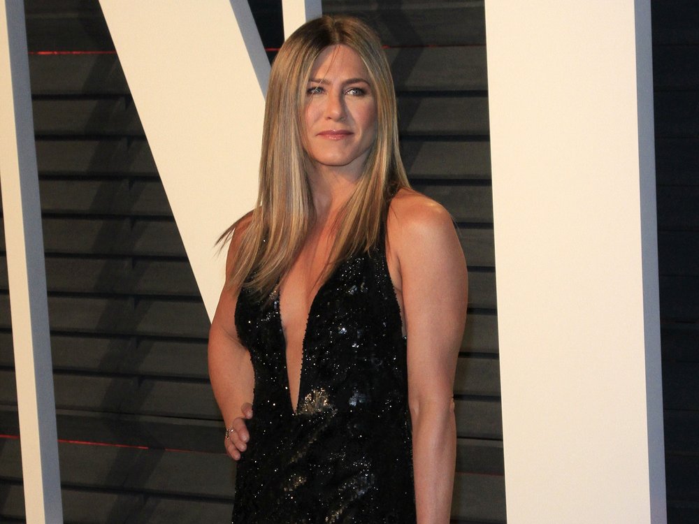 Jennifer Aniston guckt sich um - auch außerhalb der Hollywood Hills.