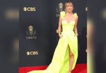 Kaley Cuoco am Sonntag auf dem roten Teppich der Emmy Awards.