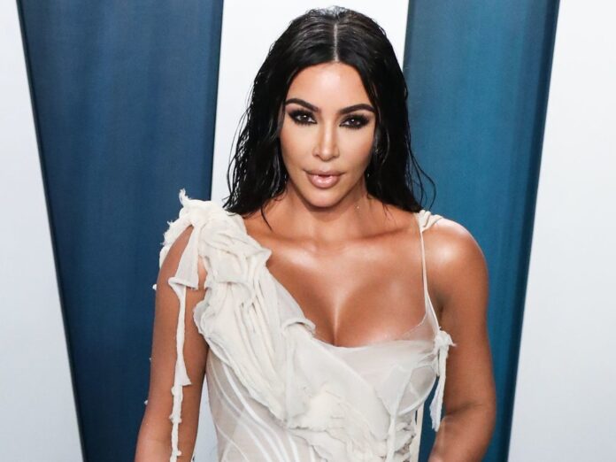 Kim Kardashian moderiert im Oktober eine Folge von 