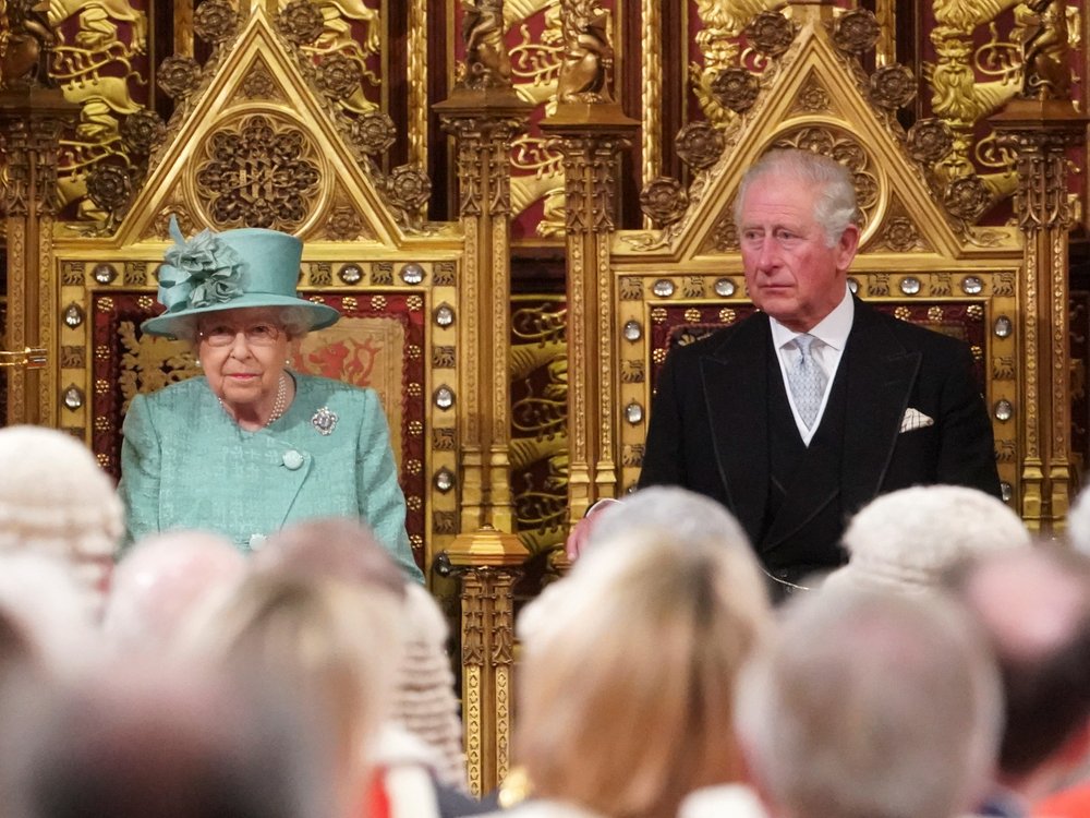 Queen Elizabeth II. und Prinz Charles im Dezember 2019.