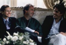 Regisseur Roger Michell (M.) mit seinen "Notting Hill"-Hauptdarstellern Julia Roberts und Hugh Grant.