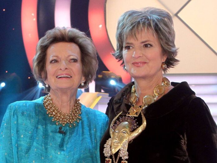 Fürstin Gloria (re.) und ihre Mutter Beatrix bei einem gemeinsamen TV-Auftritt.