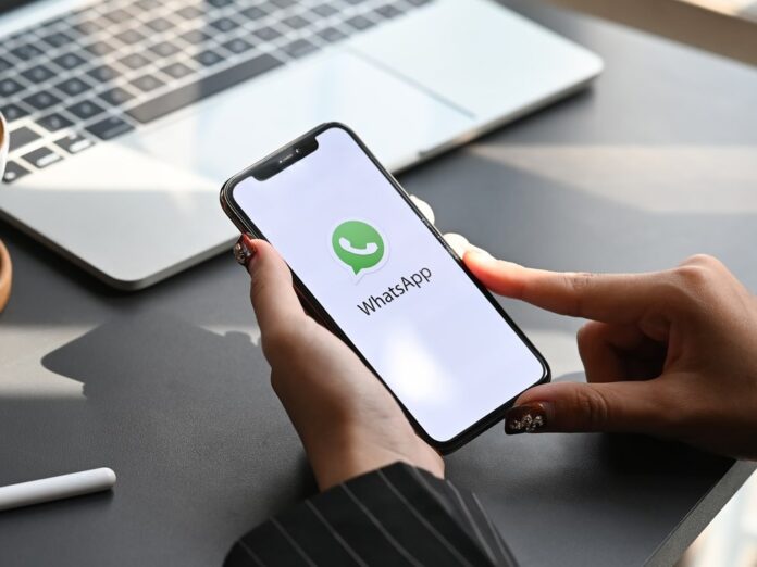 Um WhatsApp-Chatverläufe manuell auf ein neues Handy zu übertragen