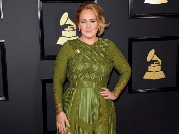 Adele kehrt nach sechs Jahren mit einem Album zurück.