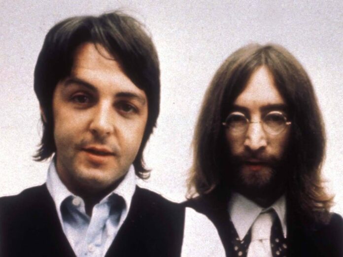 Paul McCartney (li.) und John Lennon gegen Ende der Beatles-Zeit.