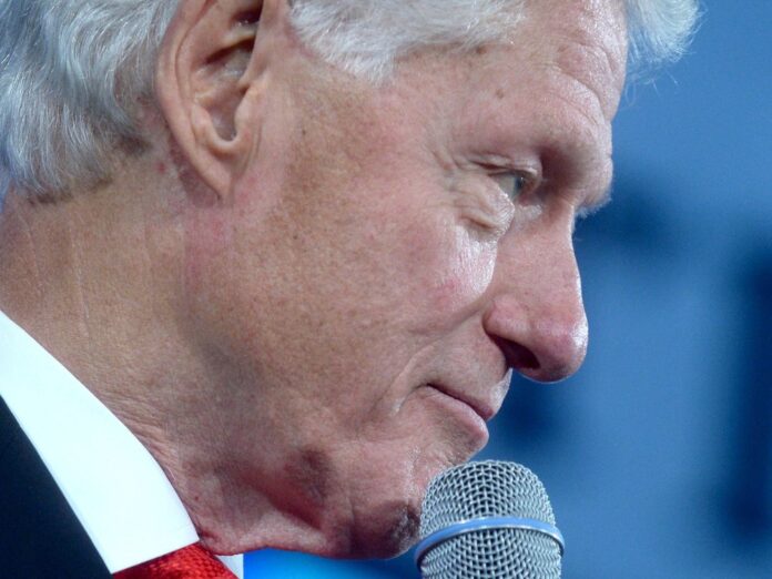 Bill Clinton befindet sich wegen einer Infektion derzeit in einem kalifornischen Krankenhaus.