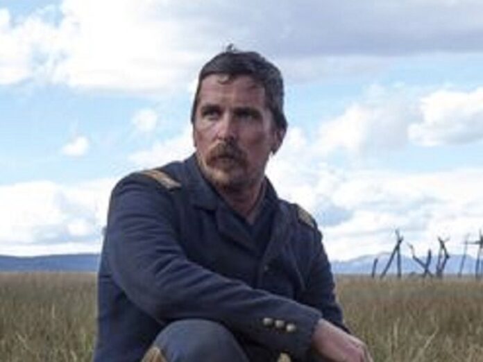 Armee-Offizier Joseph J. Blocker (Christian Bale) hadert mit seinen Befehlen von ganz oben.