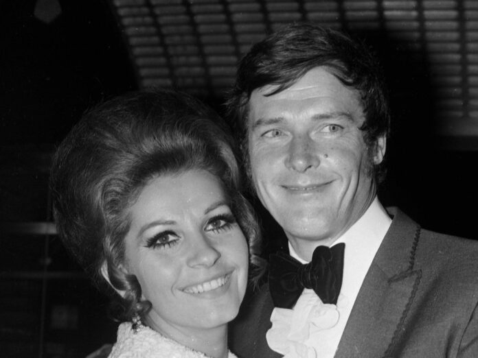 Luisa Mattioli und Roger Moore lernten sich bei Dreharbeiten im Jahr 1961 kennen.