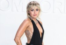 Sängerin und Schauspielerin Miley Cyrus macht mit neuen Nacktbildern von sich reden.