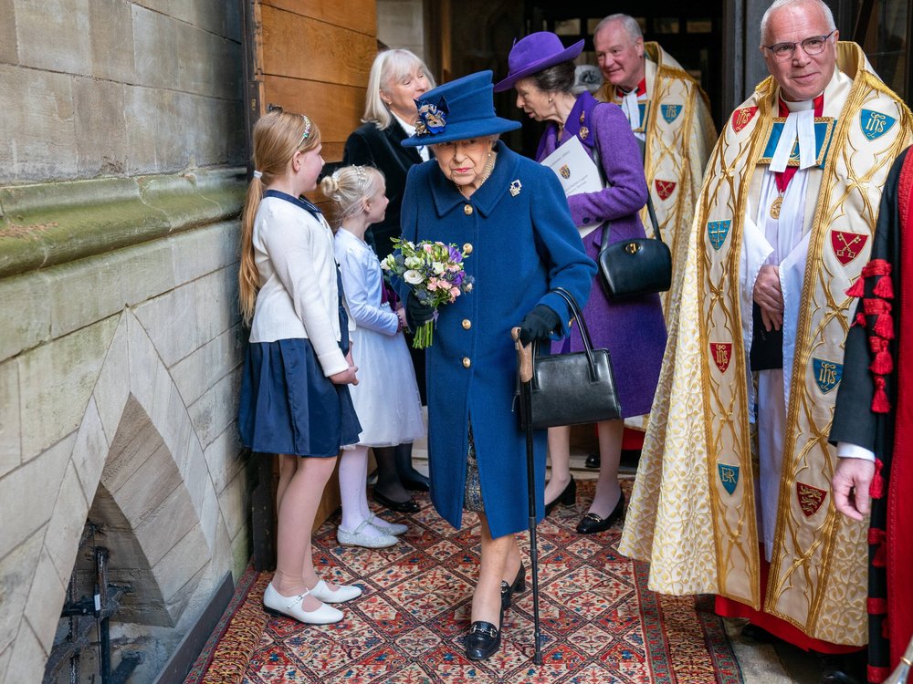 Die Queen vor der Westminster Abbey in London.